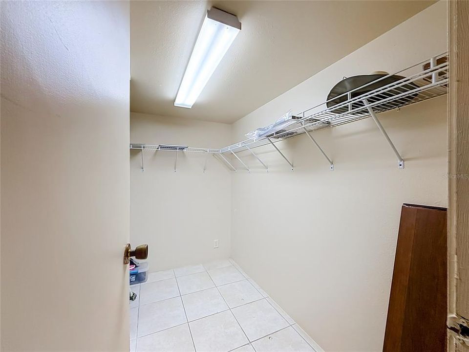 For Sale: $169,900 (2 beds, 1 baths, 1504 Square Feet)