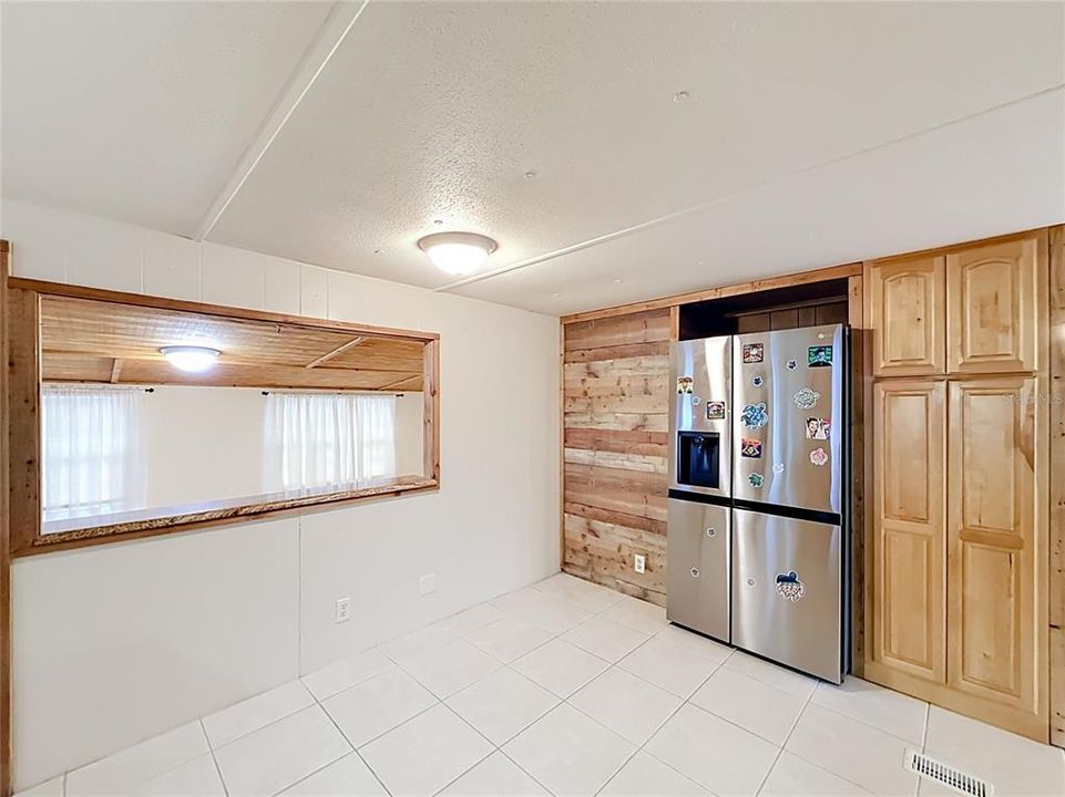 For Sale: $169,900 (2 beds, 1 baths, 1504 Square Feet)