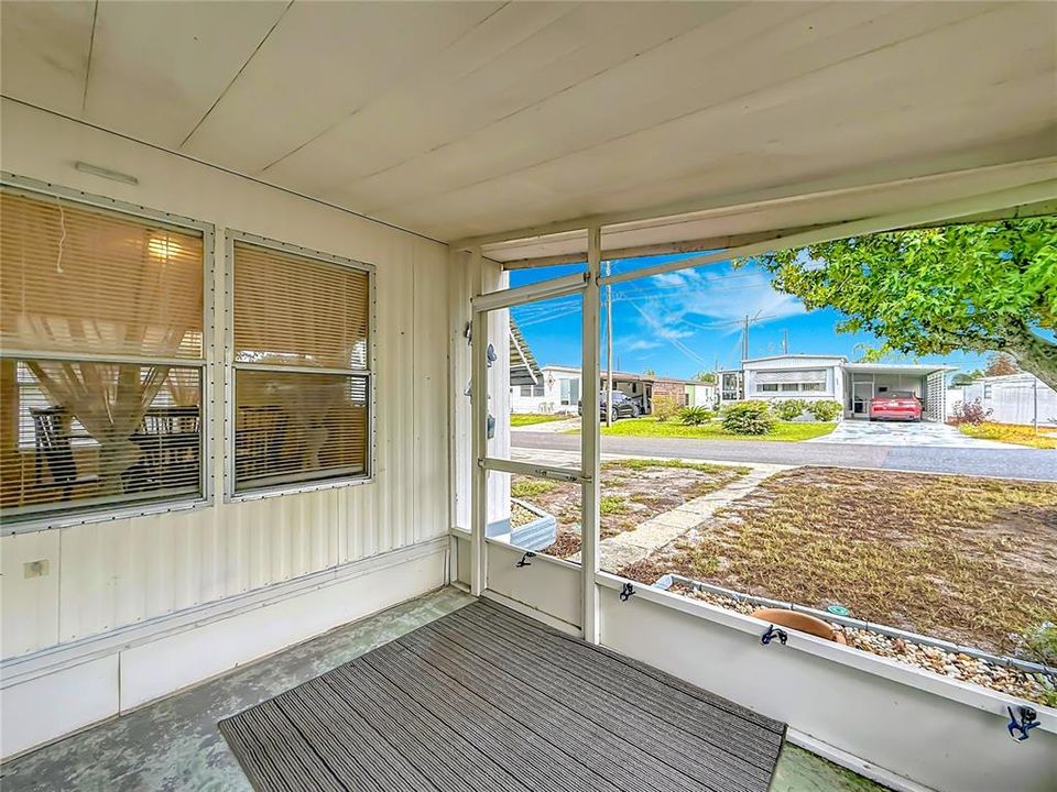 For Sale: $169,900 (2 beds, 1 baths, 1504 Square Feet)