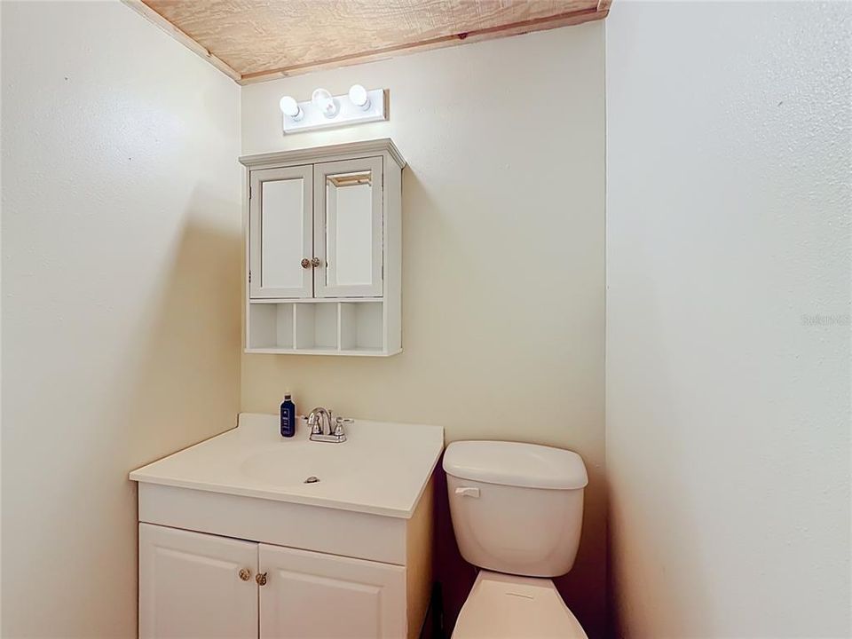 For Sale: $169,900 (2 beds, 1 baths, 1504 Square Feet)