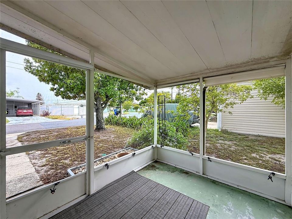 For Sale: $169,900 (2 beds, 1 baths, 1504 Square Feet)