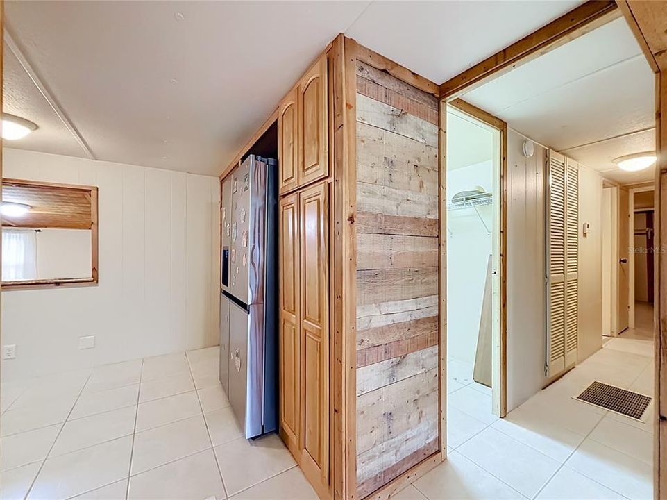 For Sale: $169,900 (2 beds, 1 baths, 1504 Square Feet)
