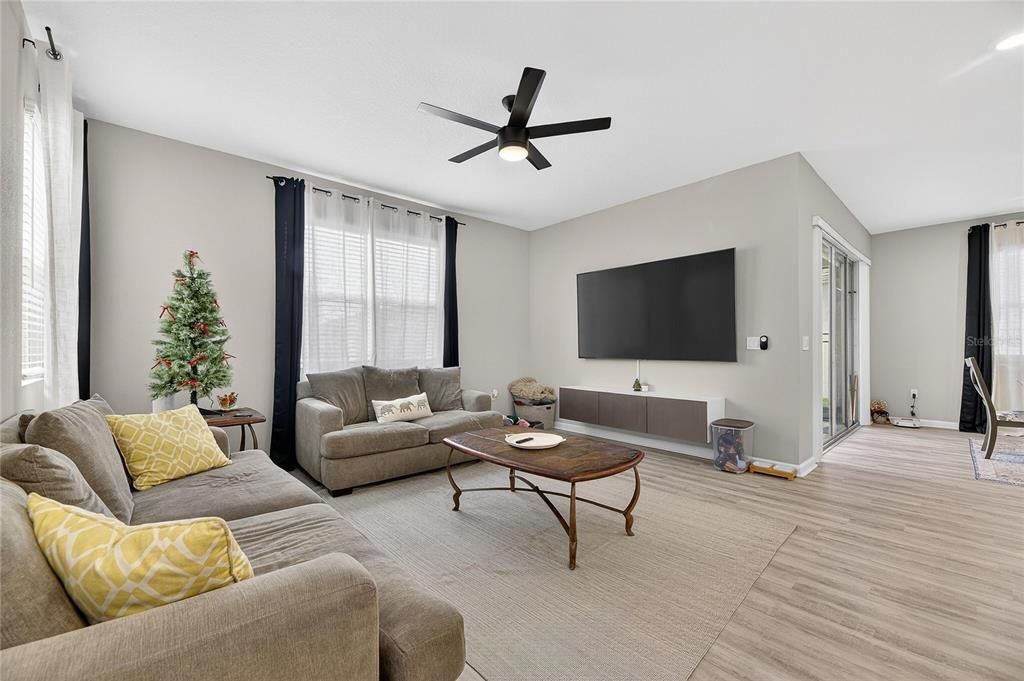 For Sale: $499,000 (4 beds, 3 baths, 2250 Square Feet)