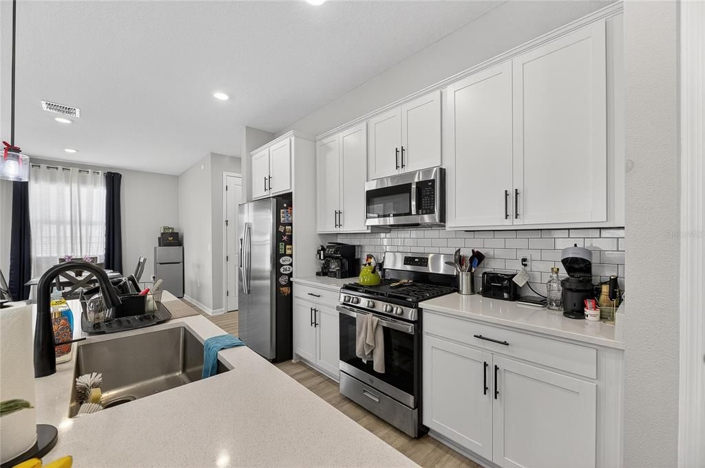 For Sale: $499,000 (4 beds, 3 baths, 2250 Square Feet)