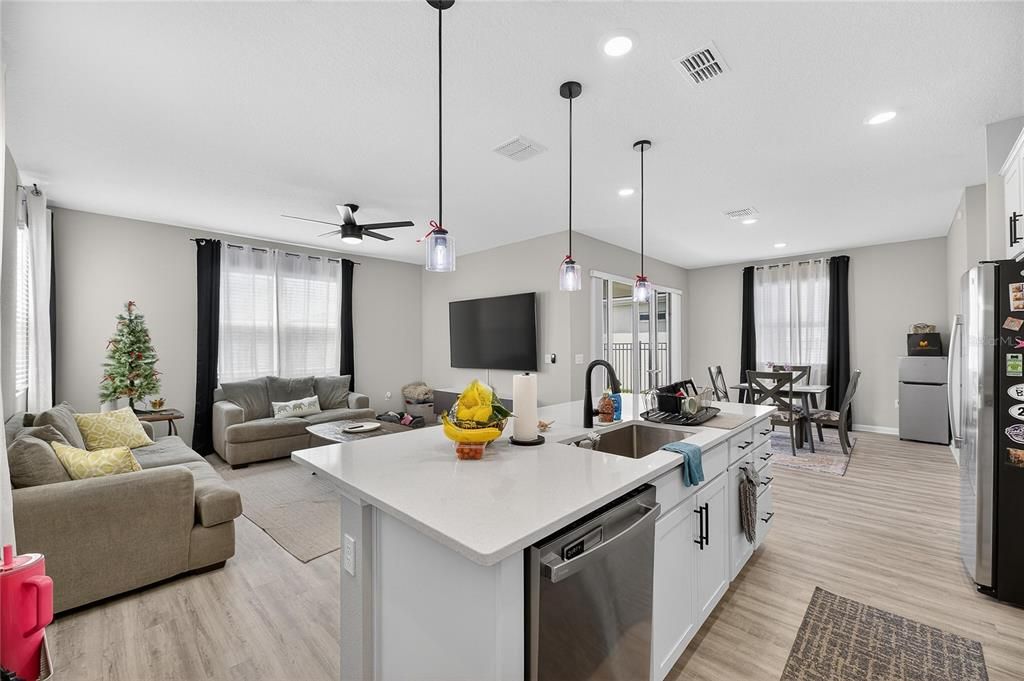 For Sale: $499,000 (4 beds, 3 baths, 2250 Square Feet)