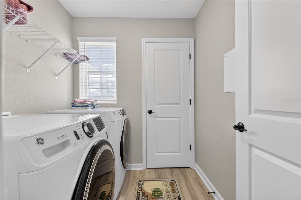 For Sale: $499,000 (4 beds, 3 baths, 2250 Square Feet)