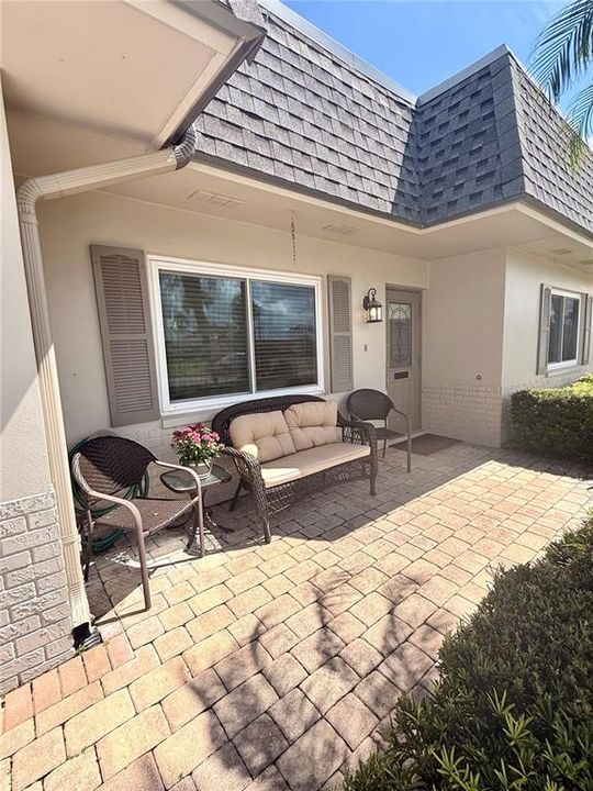 Activo con contrato: $359,000 (2 camas, 2 baños, 1590 Pies cuadrados)