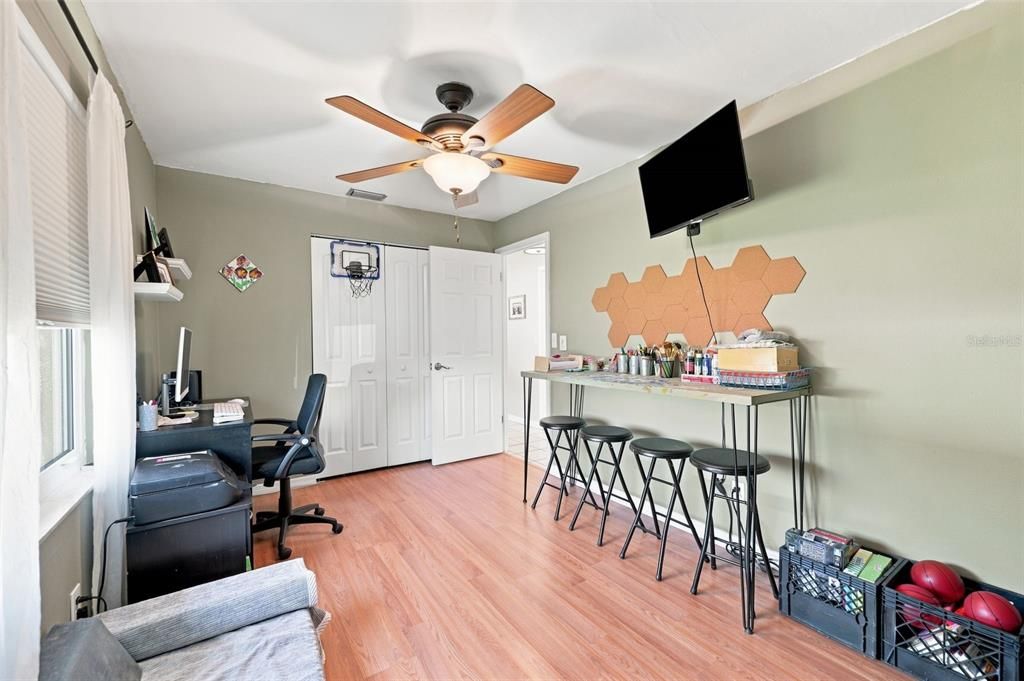 En Venta: $434,900 (3 camas, 2 baños, 1353 Pies cuadrados)