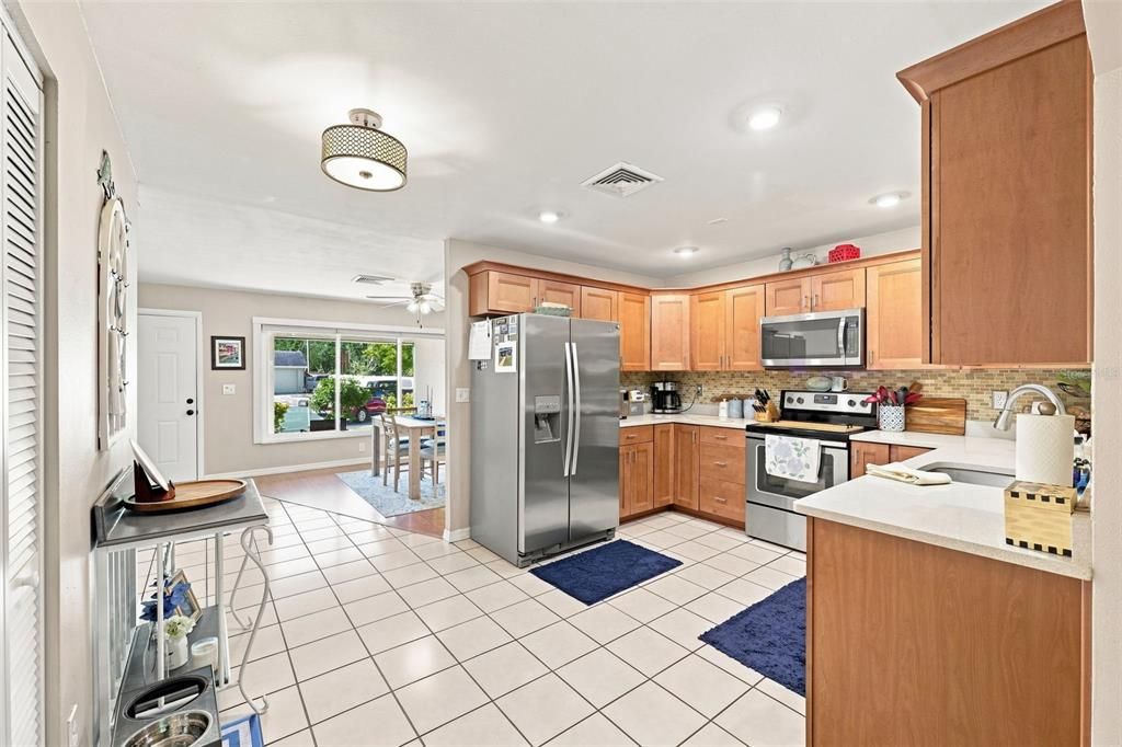 En Venta: $434,900 (3 camas, 2 baños, 1353 Pies cuadrados)