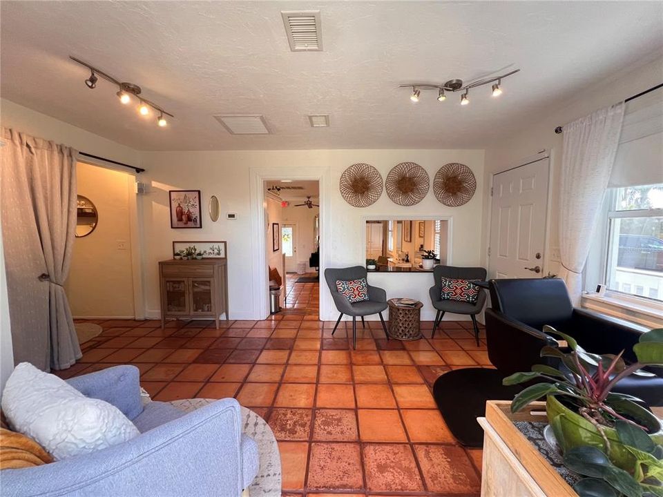 En Venta: $374,900 (0 camas, 0 baños, 864 Pies cuadrados)