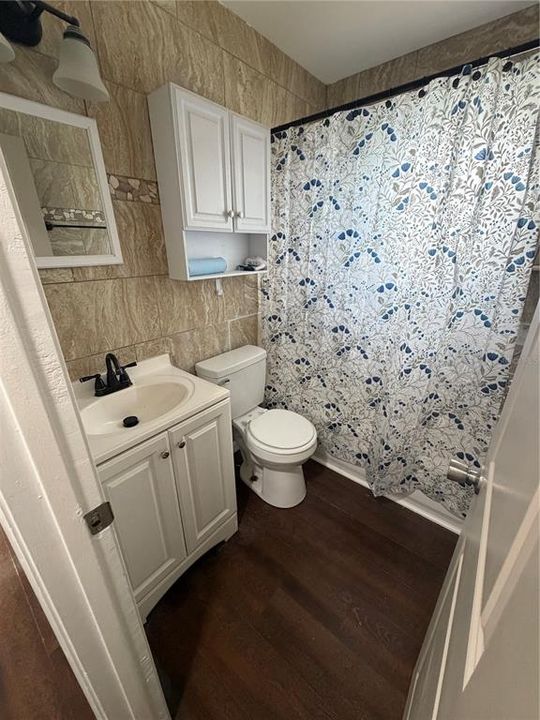 For Sale: $195,000 (2 beds, 1 baths, 880 Square Feet)