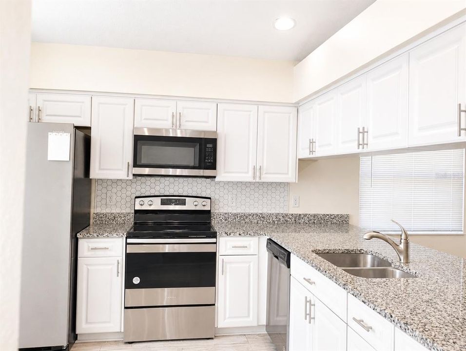 For Sale: $310,000 (3 beds, 2 baths, 1525 Square Feet)