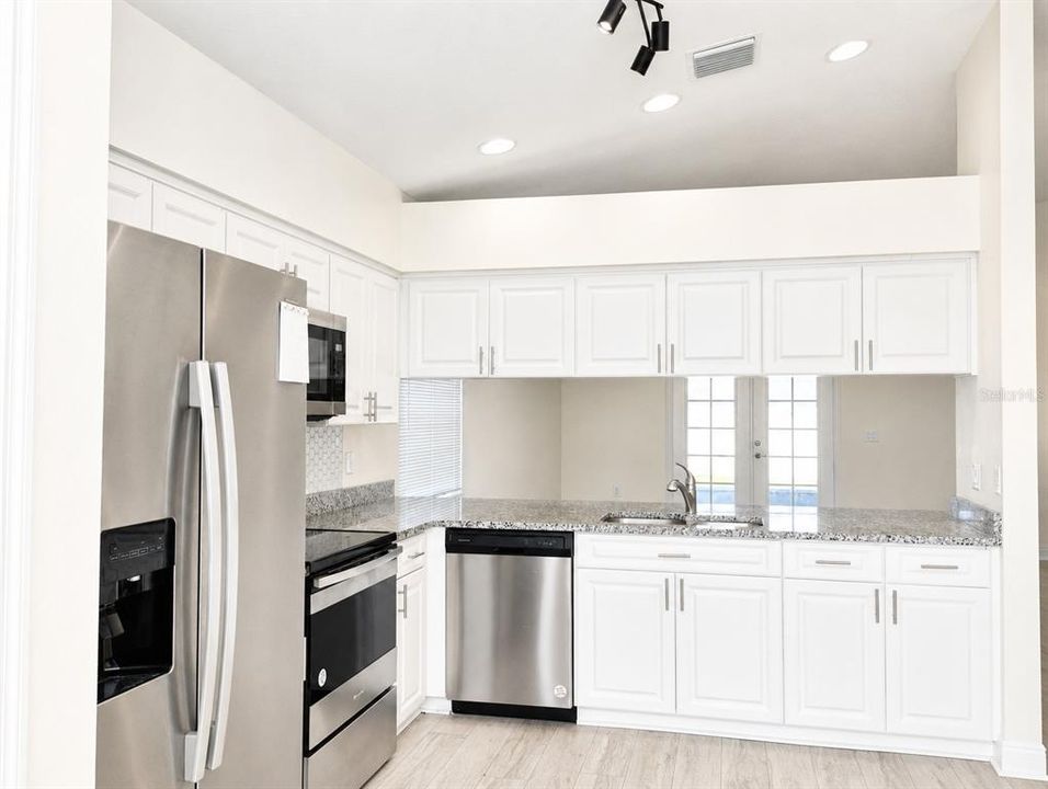 For Sale: $310,000 (3 beds, 2 baths, 1525 Square Feet)