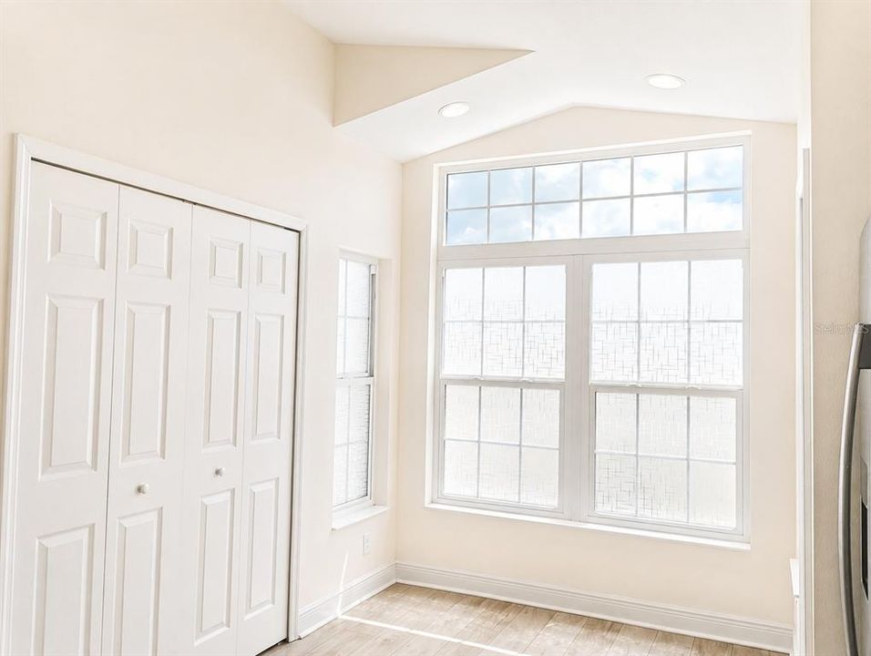 For Sale: $310,000 (3 beds, 2 baths, 1525 Square Feet)