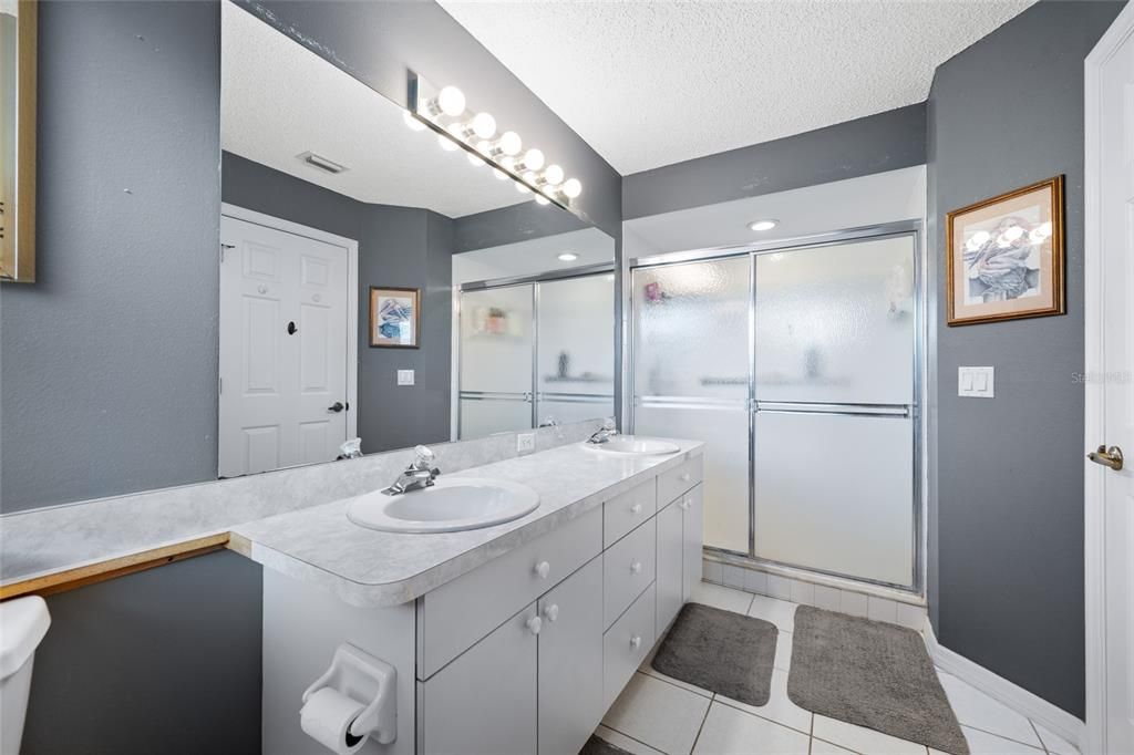 En Venta: $389,900 (3 camas, 2 baños, 1646 Pies cuadrados)