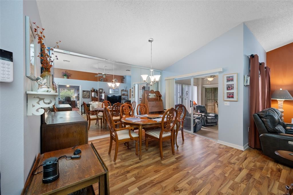 En Venta: $389,900 (3 camas, 2 baños, 1646 Pies cuadrados)