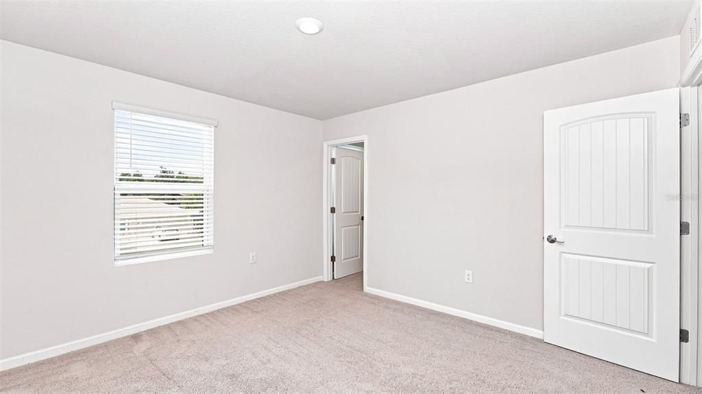 For Rent: $1,970 (5 beds, 3 baths, 1906 Square Feet)