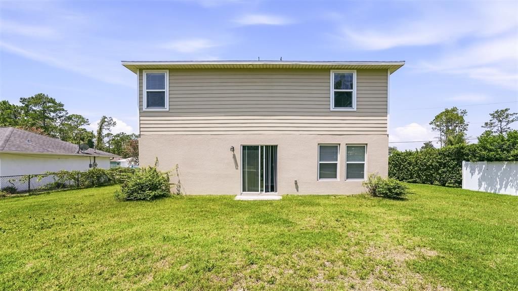 For Rent: $1,970 (5 beds, 3 baths, 1906 Square Feet)