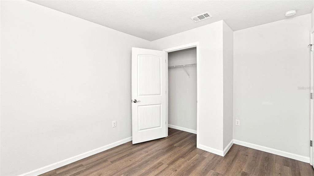 For Rent: $1,970 (5 beds, 3 baths, 1906 Square Feet)