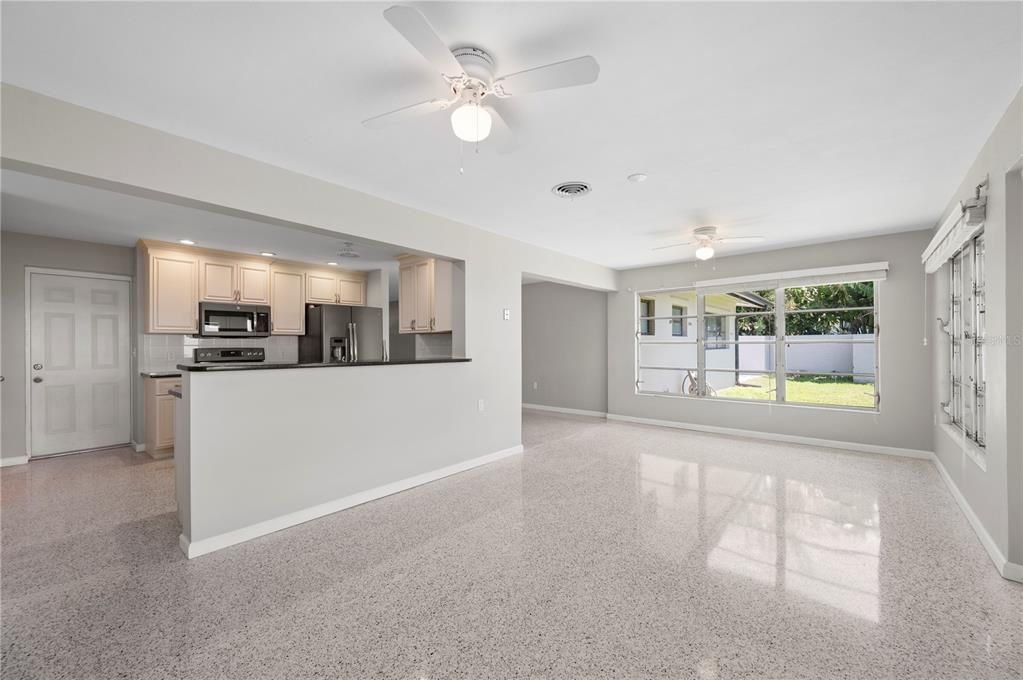 En Venta: $589,000 (3 camas, 2 baños, 1422 Pies cuadrados)