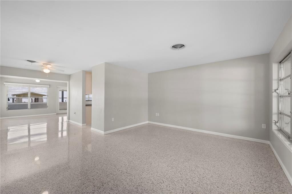 En Venta: $589,000 (3 camas, 2 baños, 1422 Pies cuadrados)
