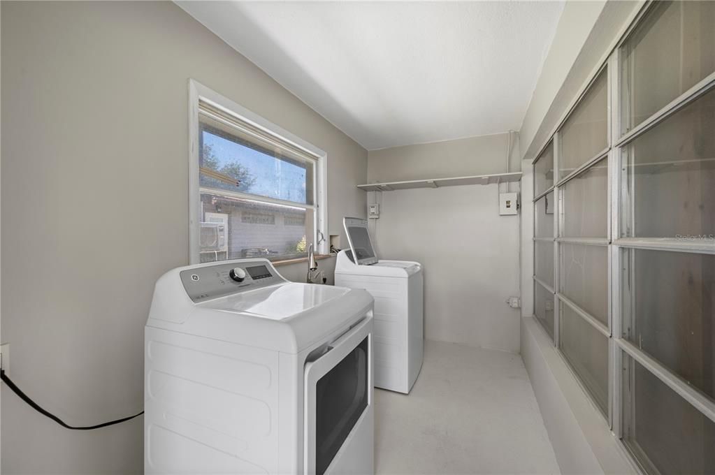 En Venta: $589,000 (3 camas, 2 baños, 1422 Pies cuadrados)
