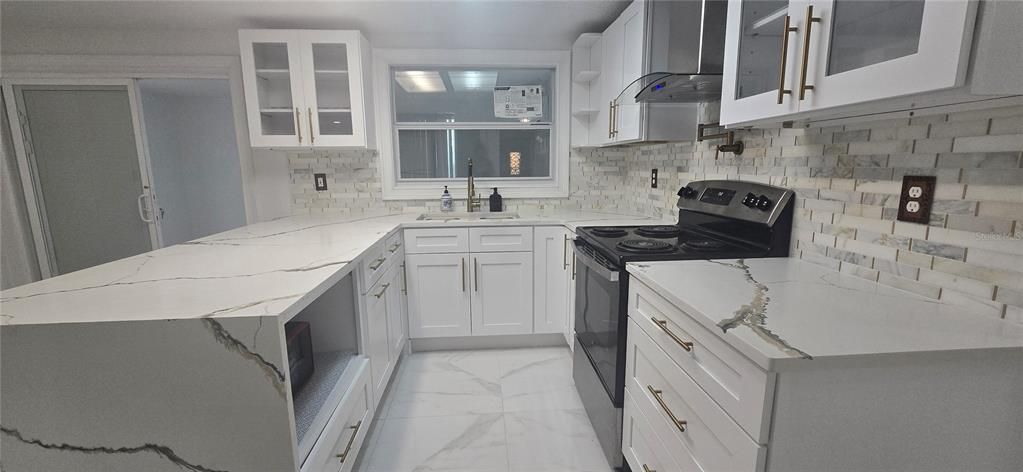 En Venta: $279,900 (2 camas, 2 baños, 966 Pies cuadrados)