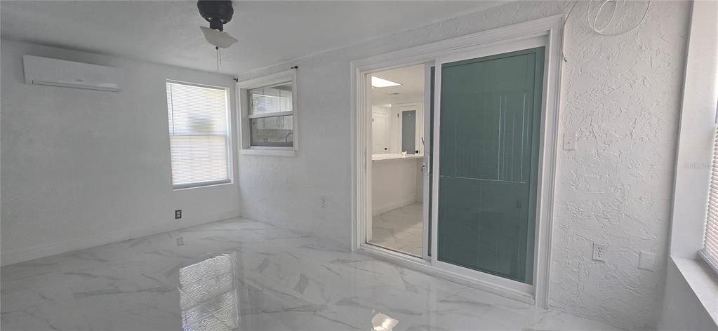 En Venta: $279,900 (2 camas, 2 baños, 966 Pies cuadrados)