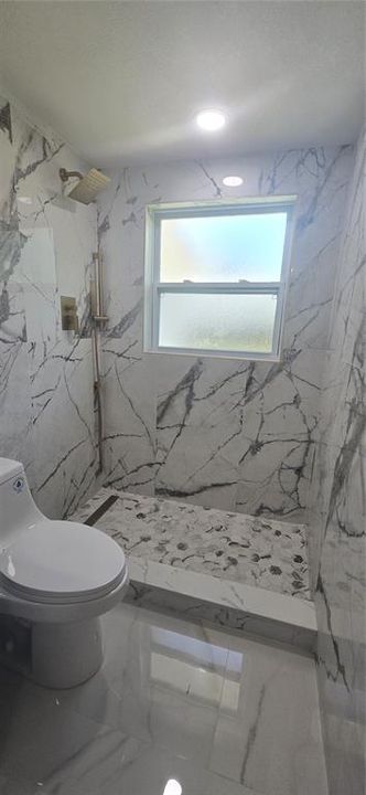 En Venta: $279,900 (2 camas, 2 baños, 966 Pies cuadrados)