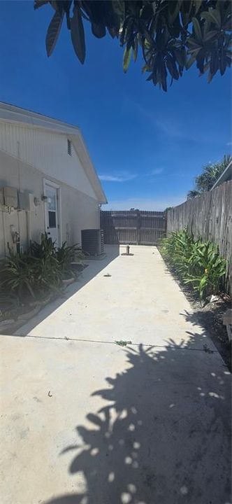 En Venta: $279,900 (2 camas, 2 baños, 966 Pies cuadrados)