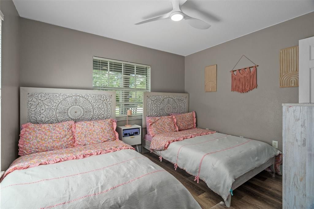 For Sale: $325,000 (3 beds, 2 baths, 1418 Square Feet)
