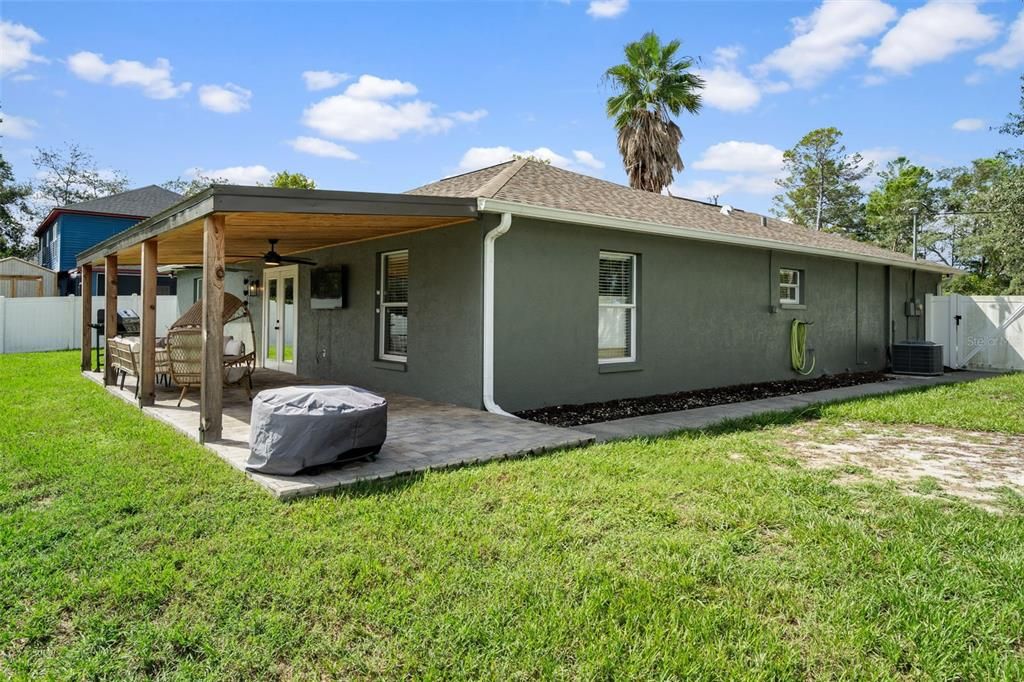 For Sale: $325,000 (3 beds, 2 baths, 1418 Square Feet)