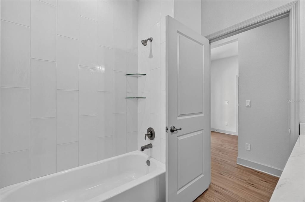En Venta: $479,900 (4 camas, 2 baños, 1928 Pies cuadrados)