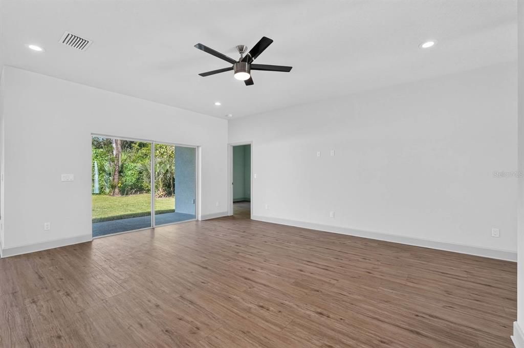 En Venta: $479,900 (4 camas, 2 baños, 1928 Pies cuadrados)