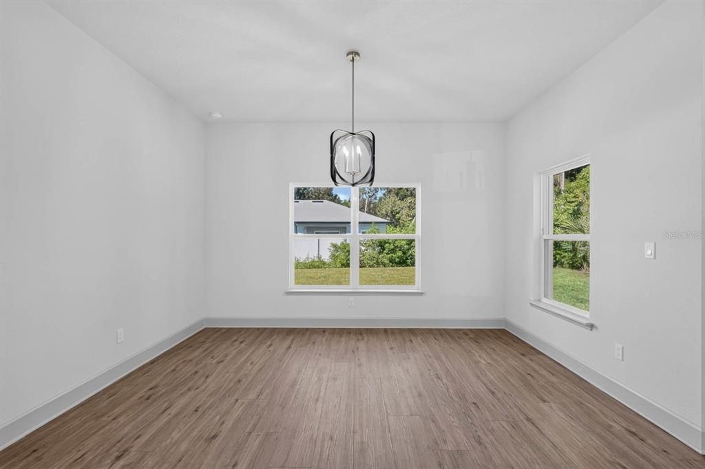 En Venta: $479,900 (4 camas, 2 baños, 1928 Pies cuadrados)