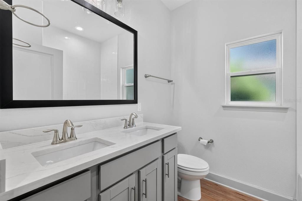 En Venta: $479,900 (4 camas, 2 baños, 1928 Pies cuadrados)