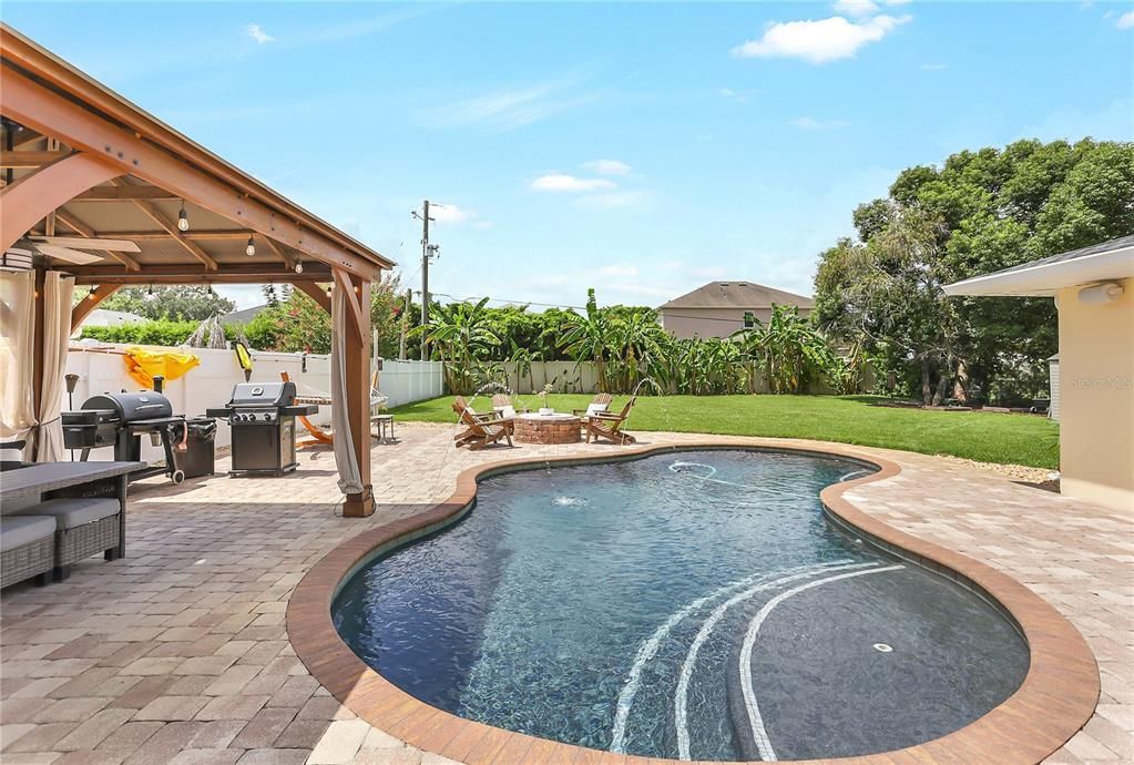 For Sale: $479,900 (3 beds, 2 baths, 1561 Square Feet)