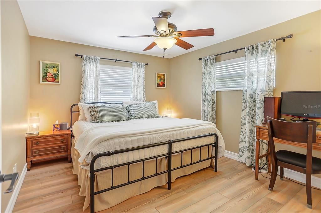 For Sale: $479,900 (3 beds, 2 baths, 1561 Square Feet)