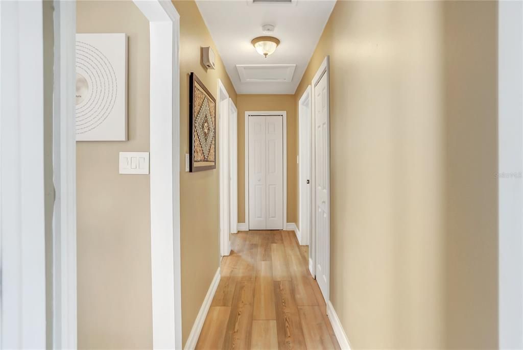 For Sale: $479,900 (3 beds, 2 baths, 1561 Square Feet)