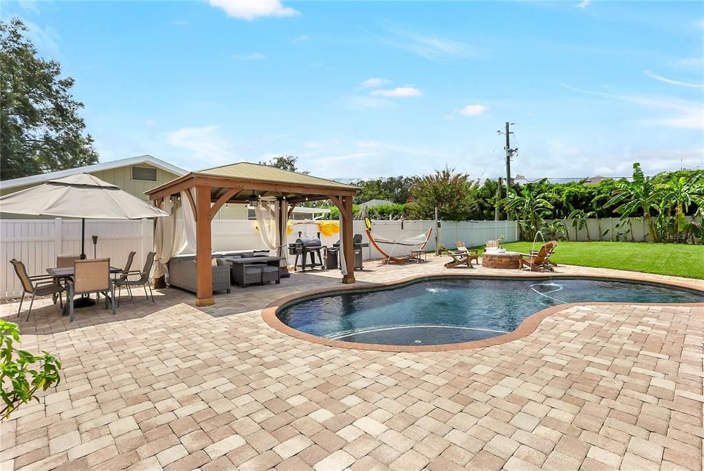 For Sale: $479,900 (3 beds, 2 baths, 1561 Square Feet)