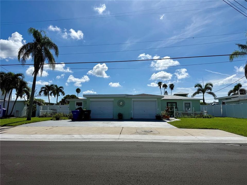For Sale: $899,000 (0.23 acres)