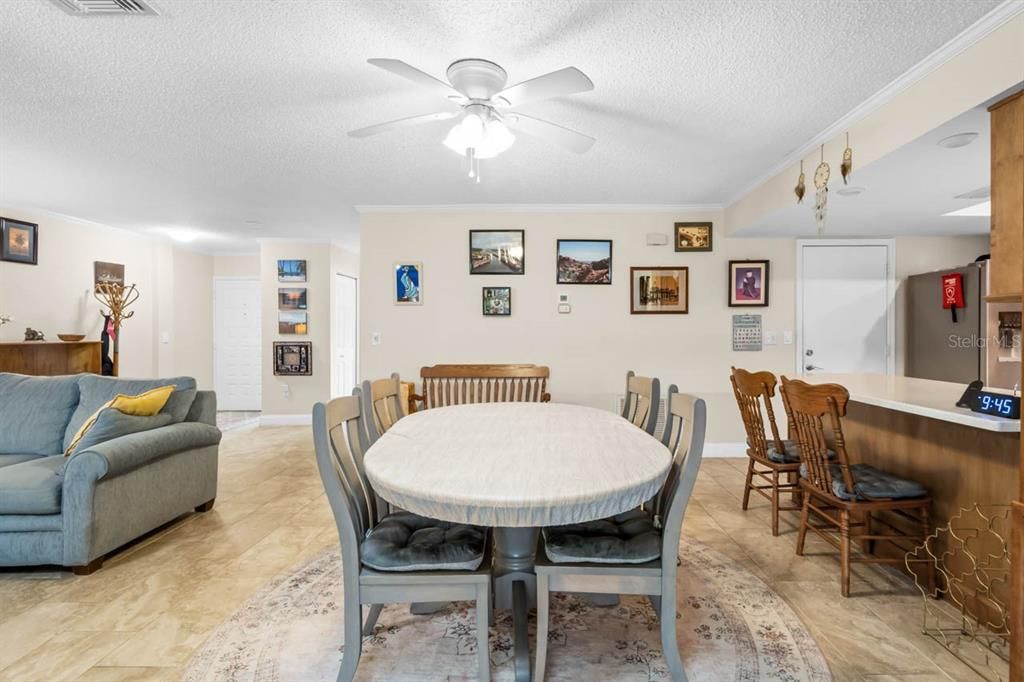 For Sale: $249,900 (2 beds, 2 baths, 1516 Square Feet)