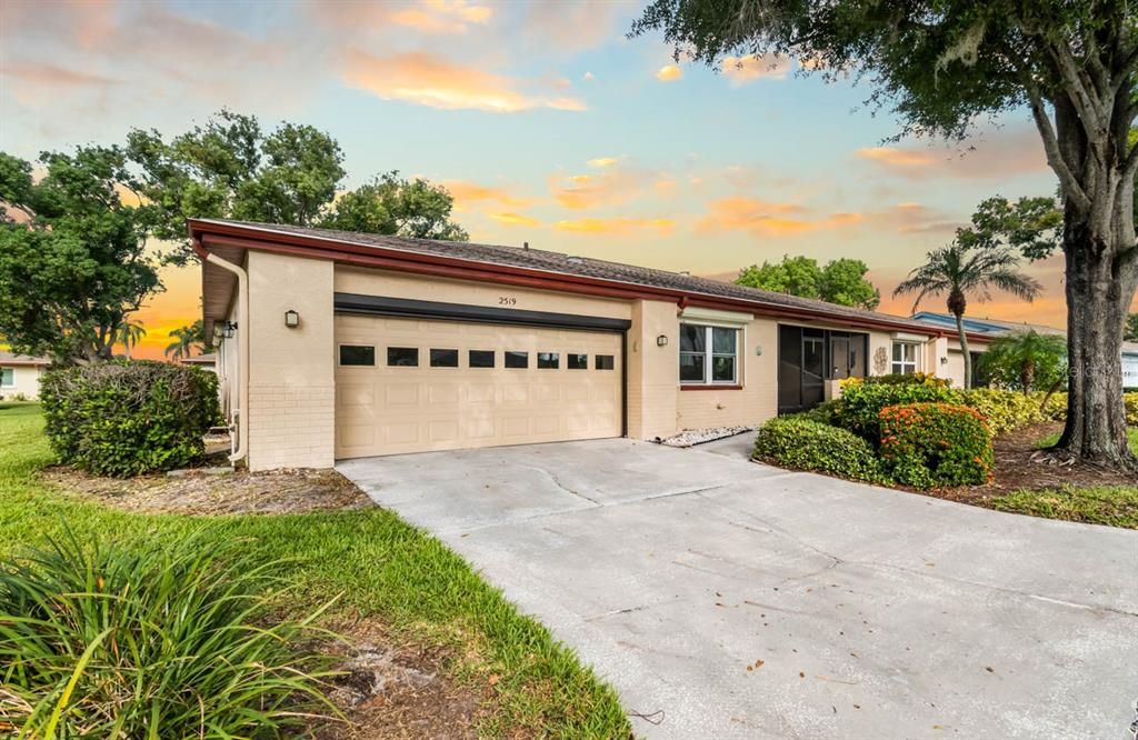 For Sale: $249,900 (2 beds, 2 baths, 1516 Square Feet)