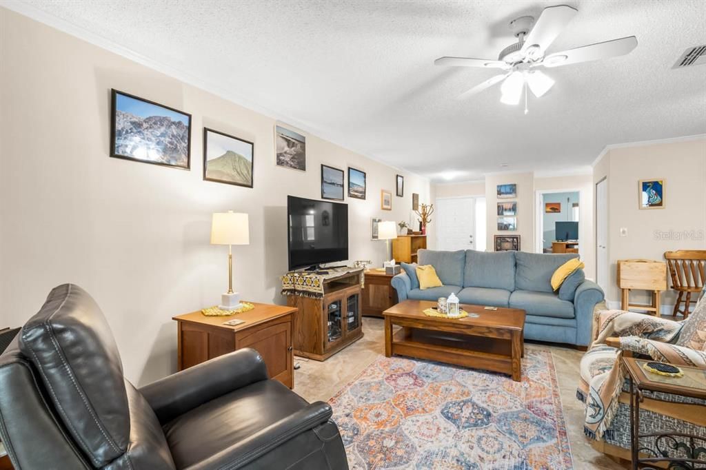 For Sale: $249,900 (2 beds, 2 baths, 1516 Square Feet)
