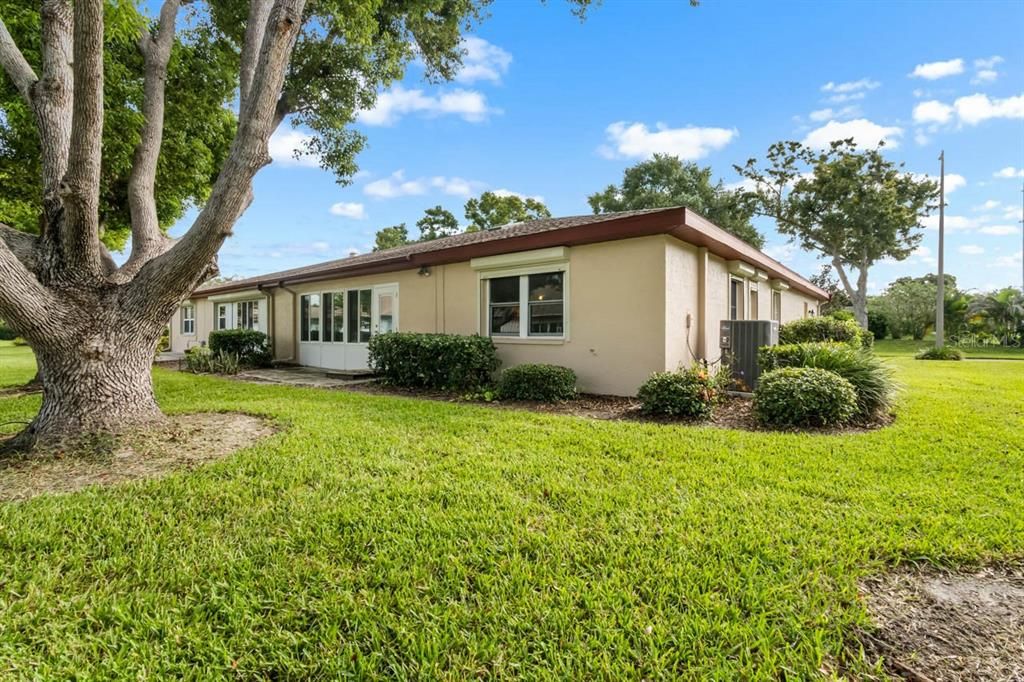 For Sale: $249,900 (2 beds, 2 baths, 1516 Square Feet)