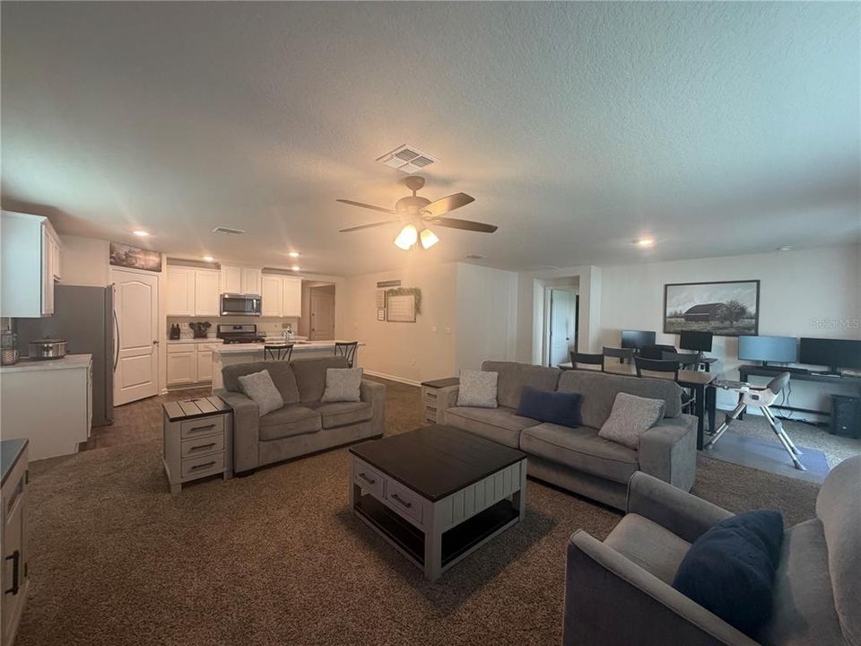 For Sale: $319,900 (4 beds, 2 baths, 1862 Square Feet)