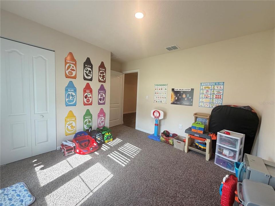 For Sale: $319,900 (4 beds, 2 baths, 1862 Square Feet)