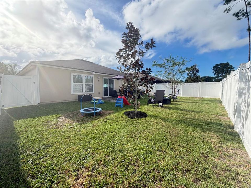 For Sale: $319,900 (4 beds, 2 baths, 1862 Square Feet)