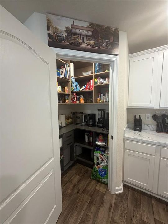For Sale: $319,900 (4 beds, 2 baths, 1862 Square Feet)