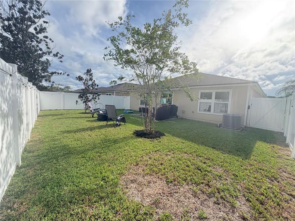 For Sale: $319,900 (4 beds, 2 baths, 1862 Square Feet)